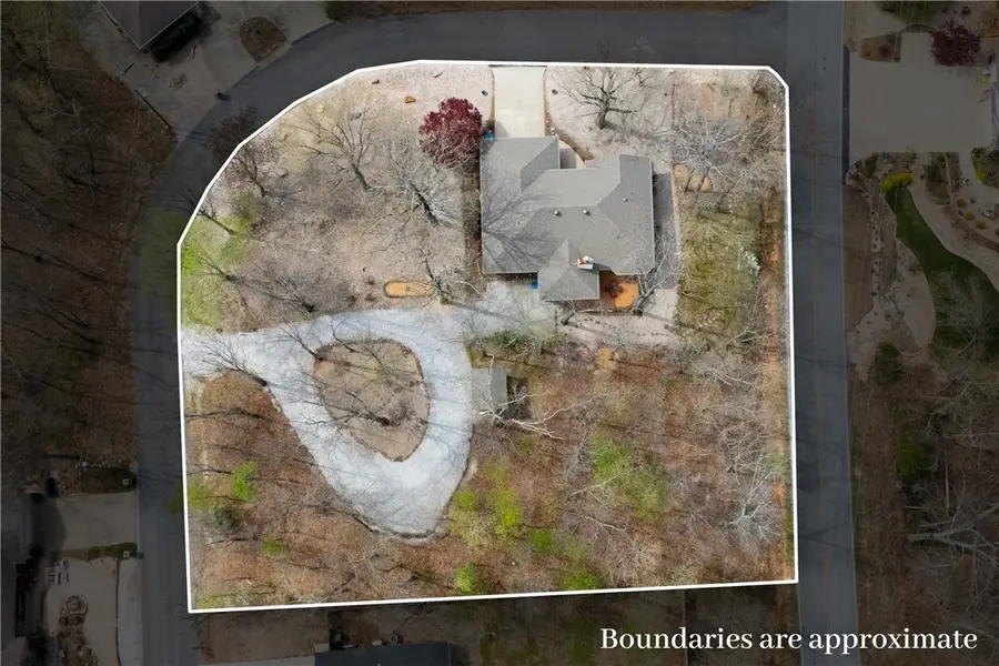 1 Renfrew Lane, Bella Vista, AR 72715 - #2