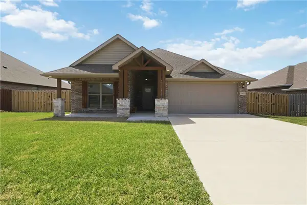 2413 England Lane, Pea Ridge, AR 72751