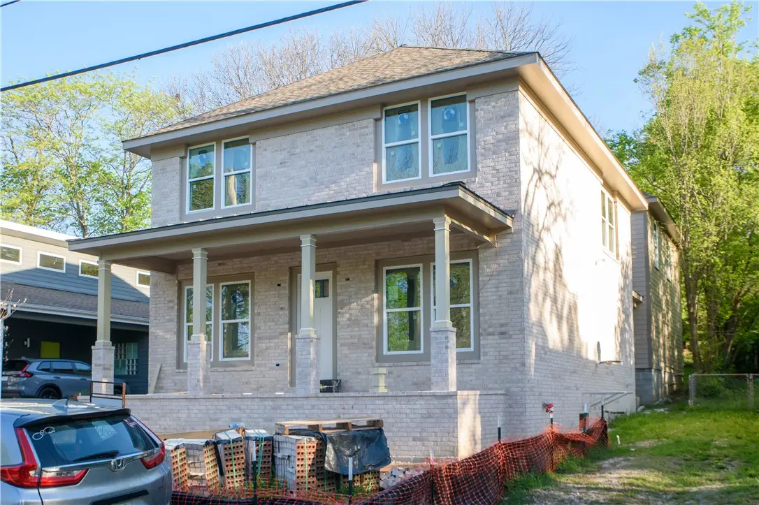 18 E 4th Street, Fayetteville, AR 72701 - #1