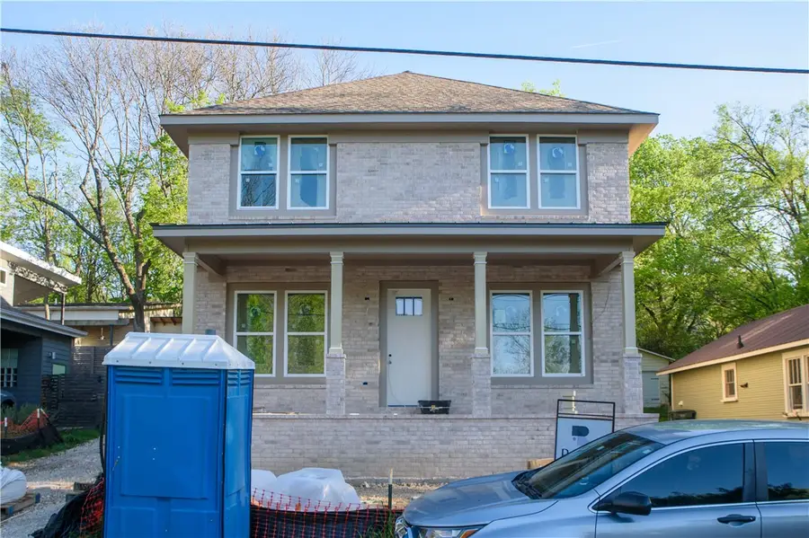 18 E 4th Street, Fayetteville, AR 72701 - #2