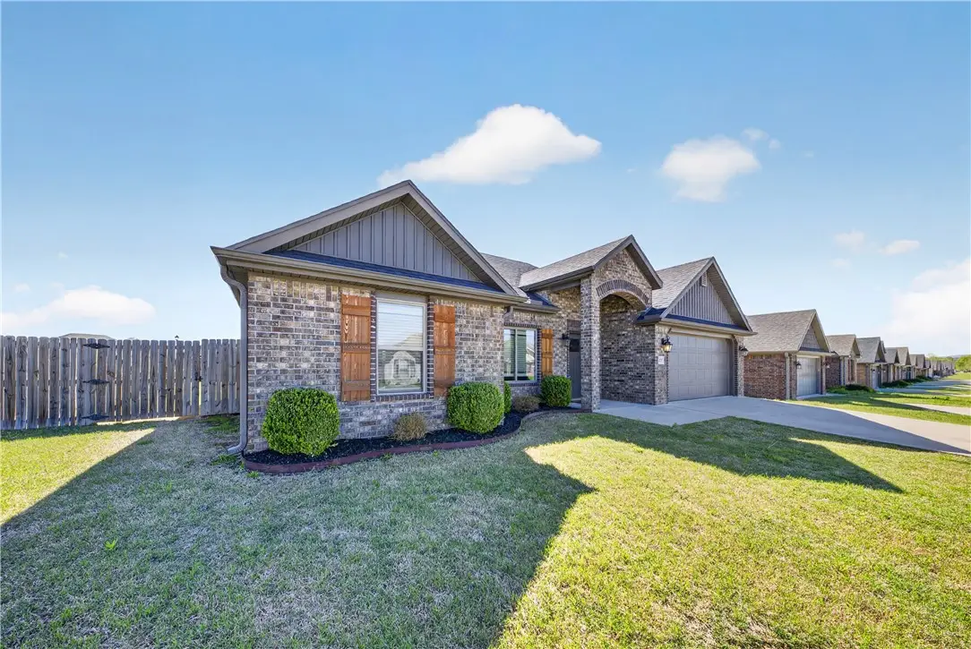 1737 Charismatic Drive, Prairie Grove, AR 72753 - #1
