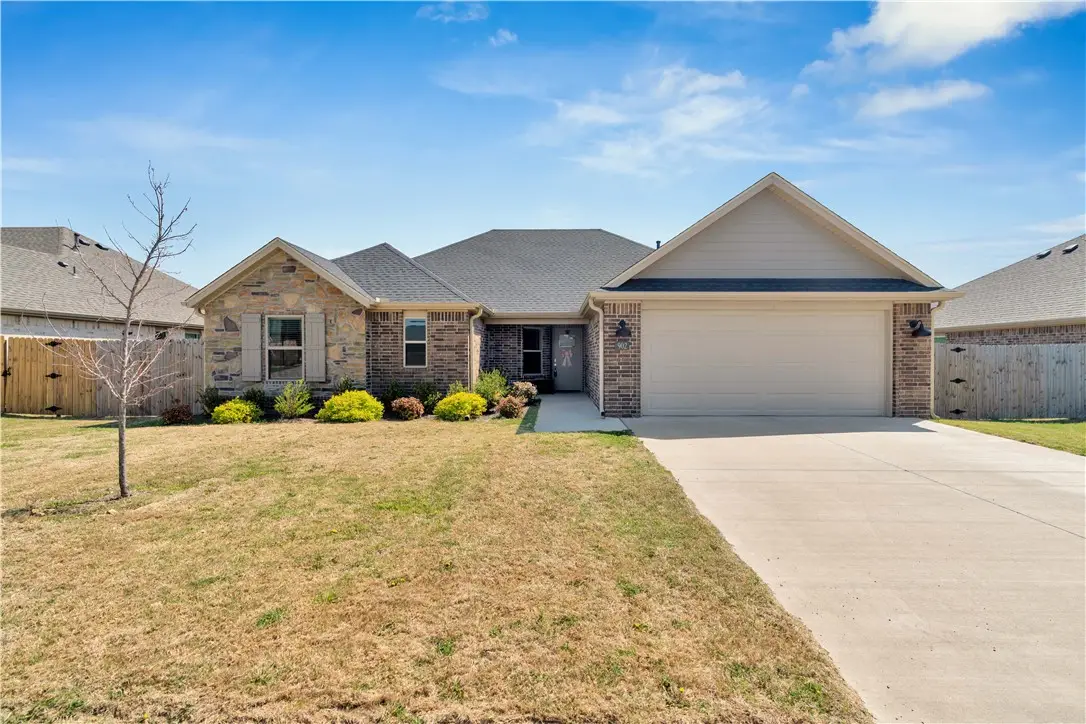 902 Sugar Pine Avenue, Tontitown, AR 72762 - #1