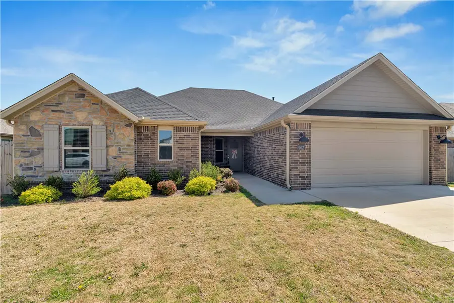 902 Sugar Pine Avenue, Tontitown, AR 72762 - #2