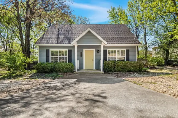 2826 Old Wire Road, Fayetteville, AR 72703