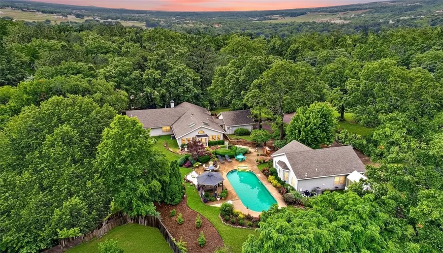 811 E Township Street, Fayetteville, AR 72703 - #2