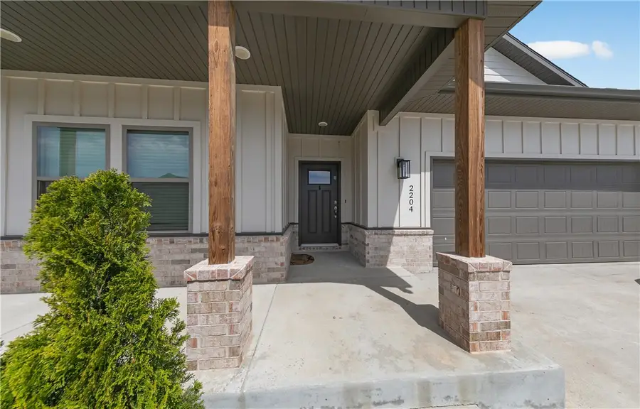 2204 Riggins Avenue, Pea Ridge, AR 72751 - #2