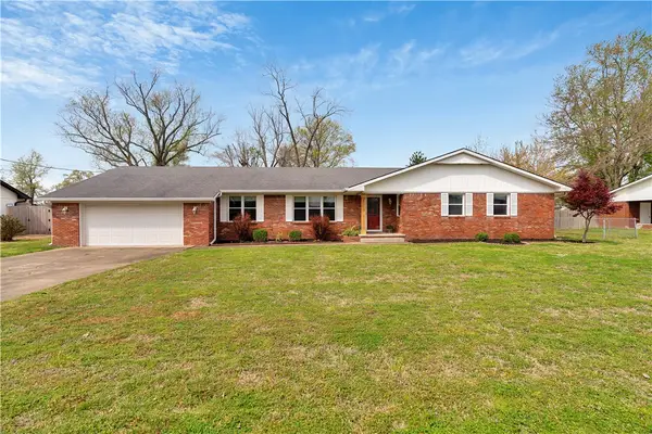 405 Magnolia Drive, Bentonville, AR 72712