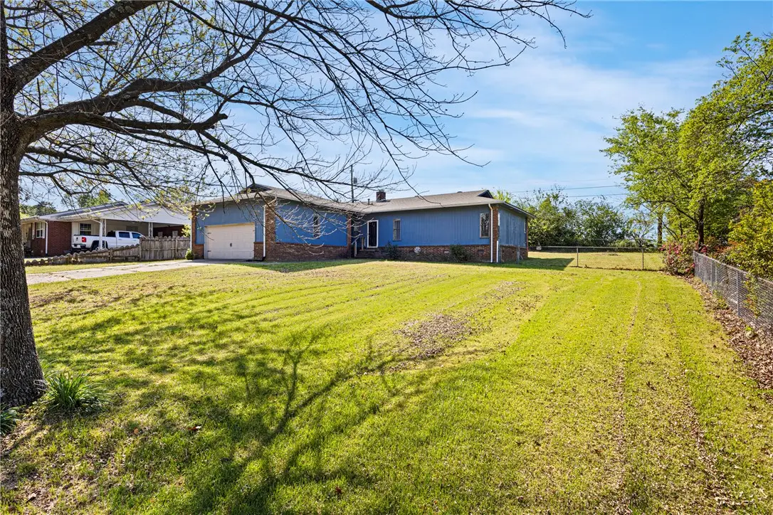 302 E Date Street, Russellville, AR 72802 - #1
