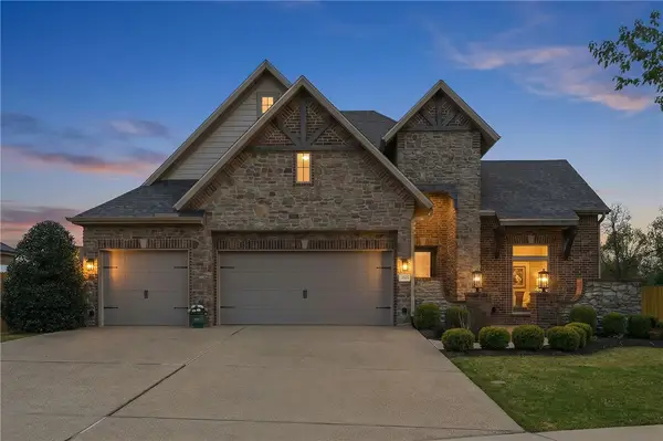 1605 SW Rosedale Avenue, Bentonville, AR 72713