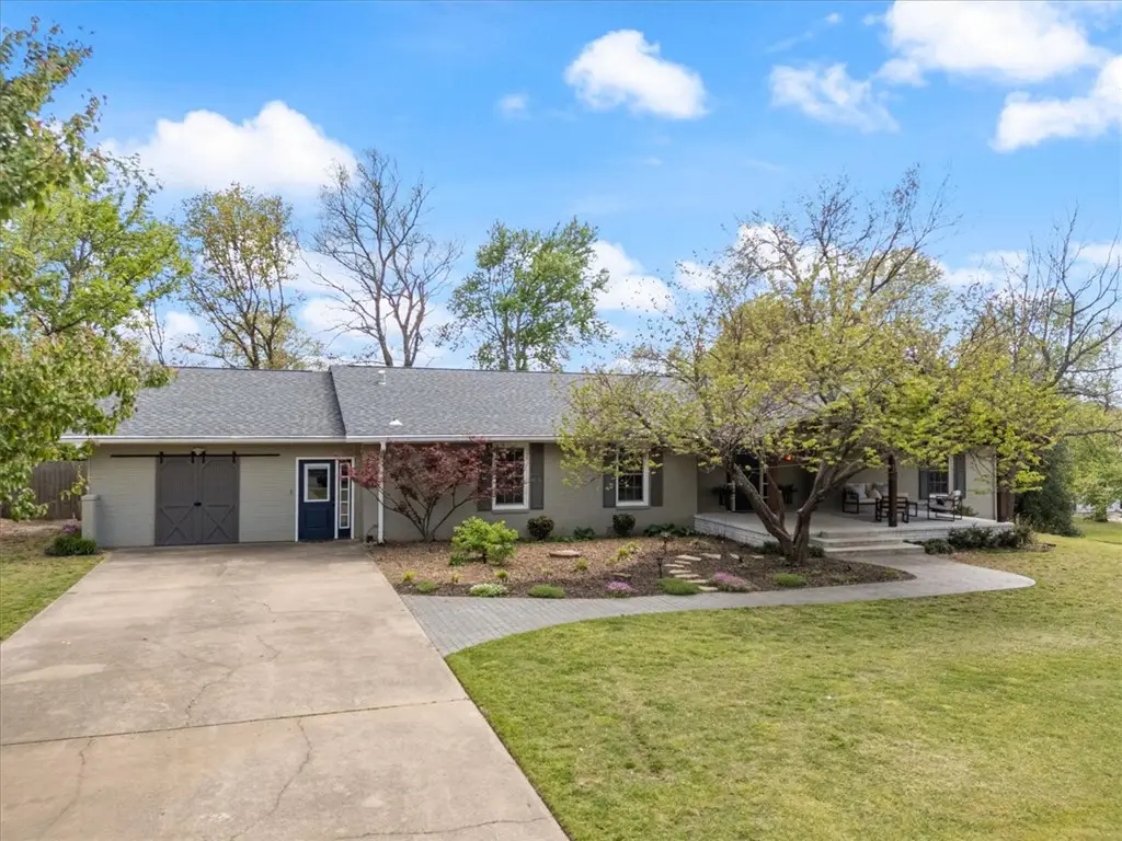 920 Elgin Street, Siloam Springs, AR 72761 - #1