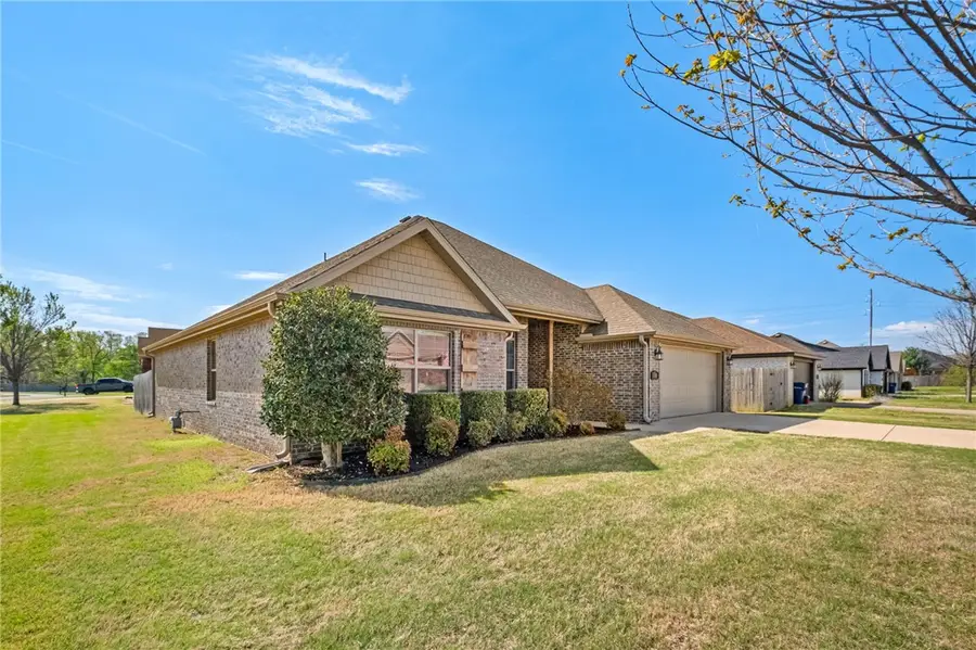 788 Roselawn Street, Siloam Springs, AR 72761 - #2