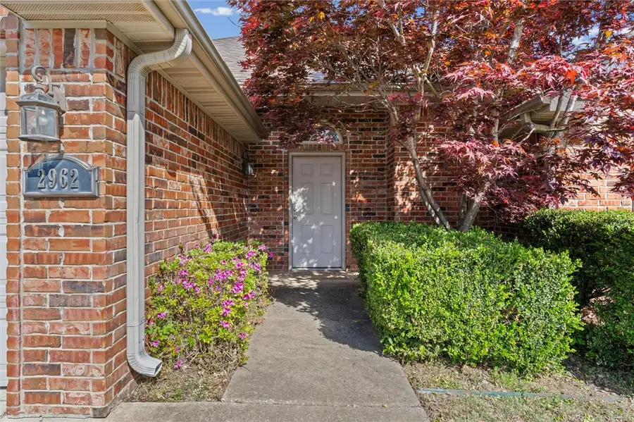 2962 N Bluegrass Place, Fayetteville, AR 72704 - #2