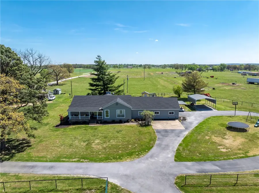 19611 W Nokes Farm Road, Siloam Springs, AR 72761 - #2