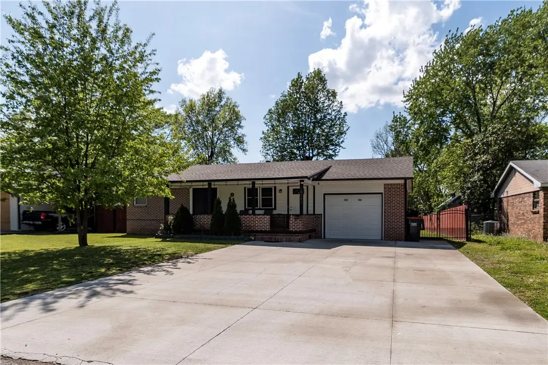 1022 Lowell Road, Springdale, AR 72764 - #1