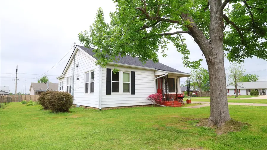 1112 10th Street, Rogers, AR 72756 - #2