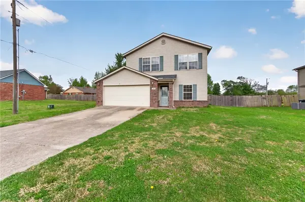 2303 S 13th Street, Rogers, AR 72758