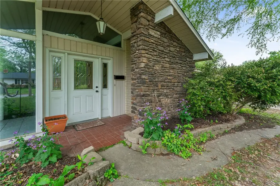 1703 W Emma Avenue, Springdale, AR 72762 - #2