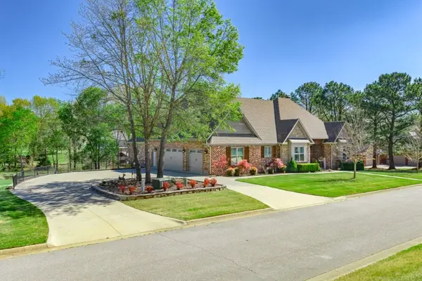 10016 Camelot Lane, Rogers, AR 72758