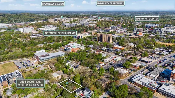 220 S Locust Avenue, Fayetteville, AR 72701