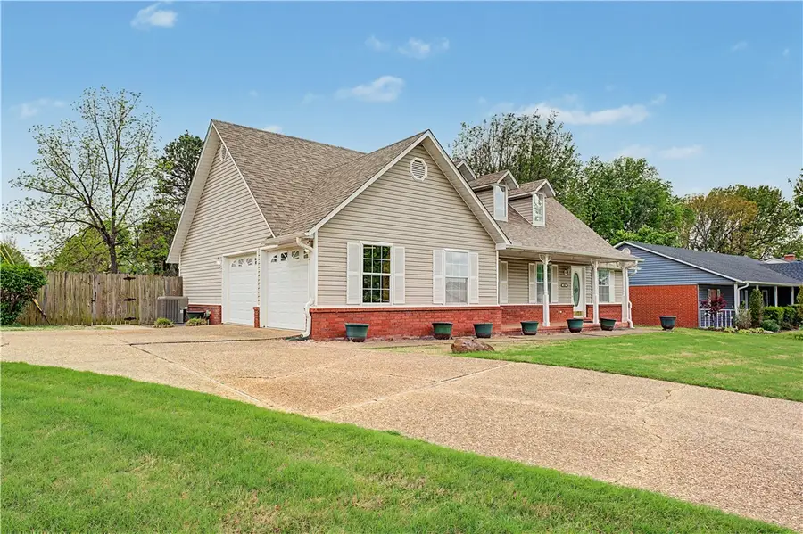 4001 Clark Avenue, Springdale, AR 72762 - #3