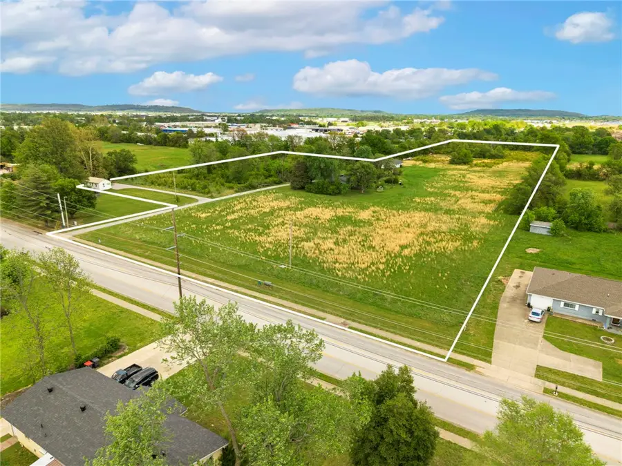 2403 S Turner Street, Springdale, AR 72764 - #3