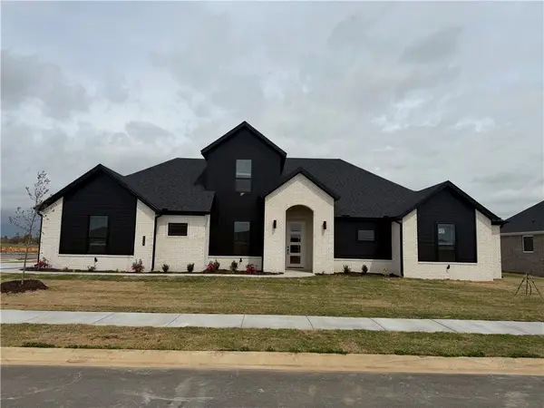 718 Primitivo Avenue, Tontitown, AR 72762