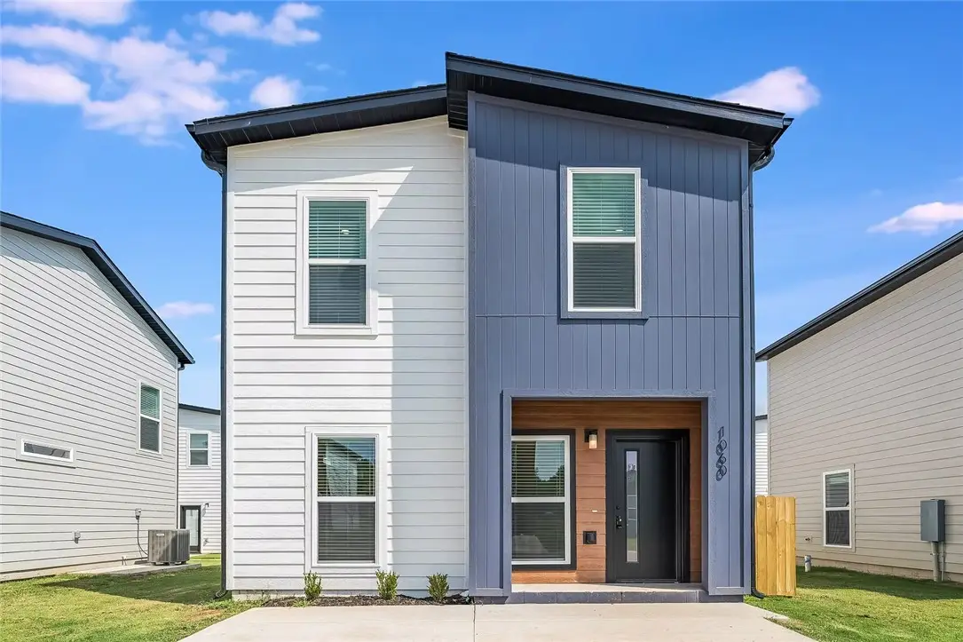 560 Discovery Avenue, Bentonville, AR 72712 - #1