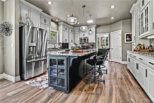 1 Hedges Circle, Bella Vista, AR 72715