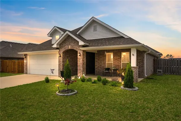 2408 England Lane, Pea Ridge, AR 72751