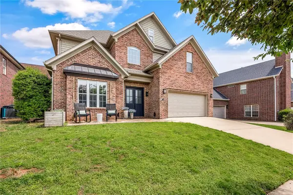 109 SE G Court, Bentonville, AR 72712