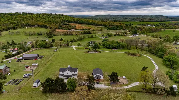 22556 & 22558 Mason Road, Fayetteville, AR 72703