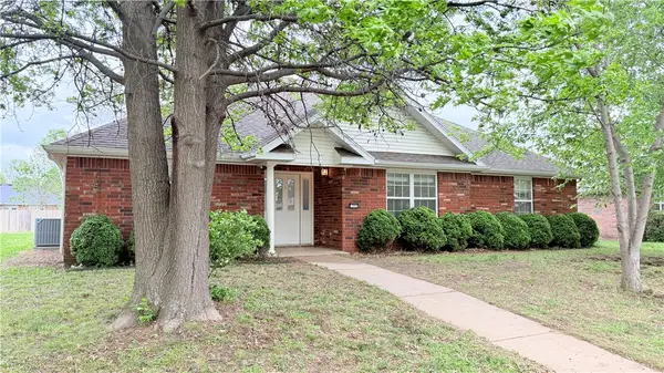 772 N Queen Annes Lace Drive, Fayetteville, AR 72704