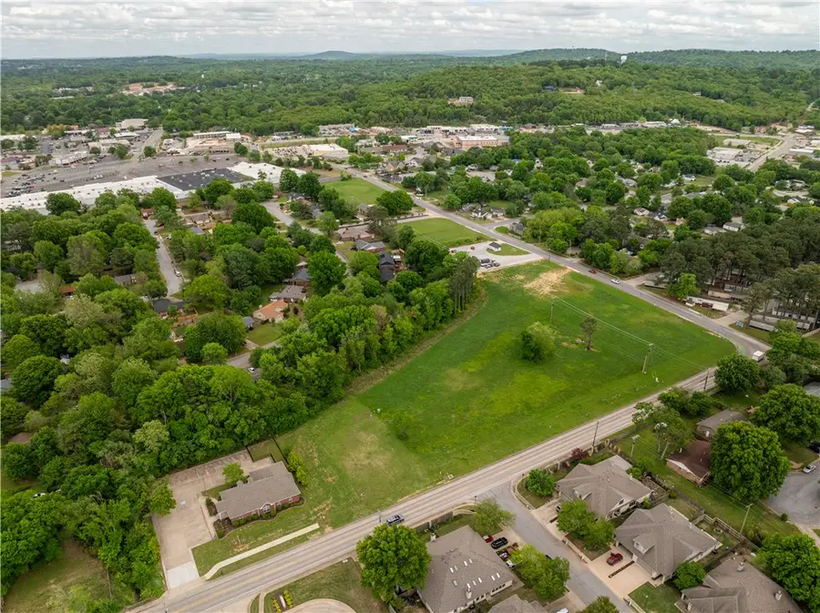170 E Appleby Road, Fayetteville, AR 72703 - #2
