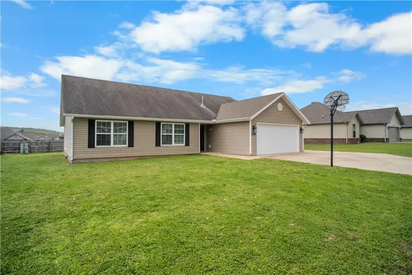 1461 General Parson Drive, Prairie Grove, AR 72753