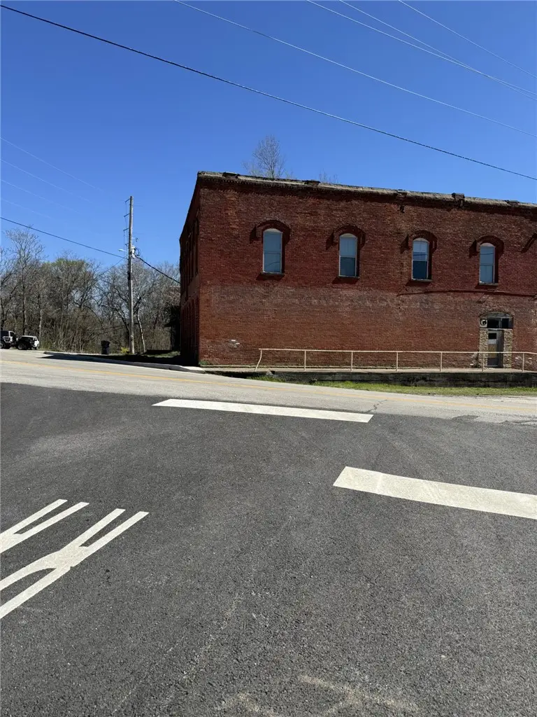 7637 North Street, Seligman, MO 65745 - #3