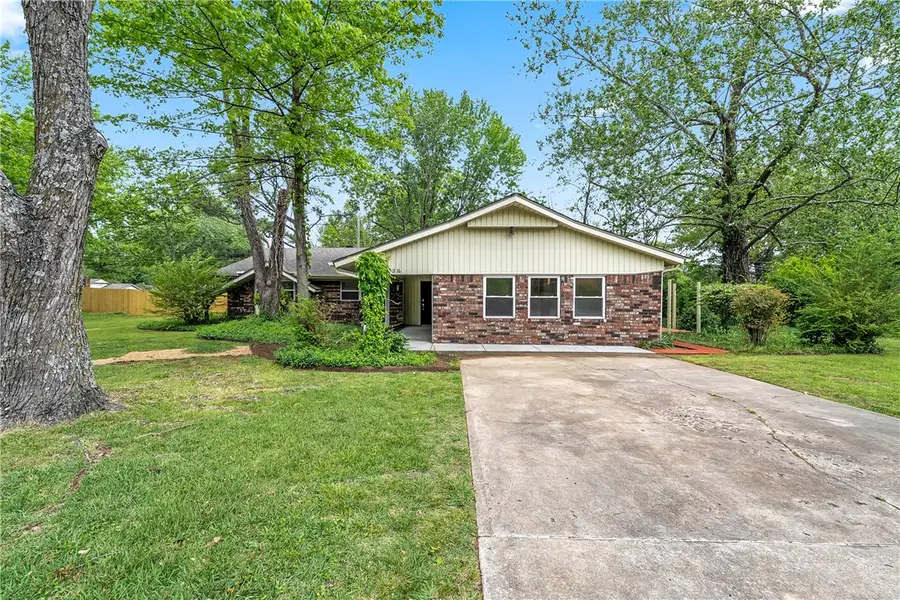 1716 E Rolling Hills Drive, Fayetteville, AR 72703 - #2