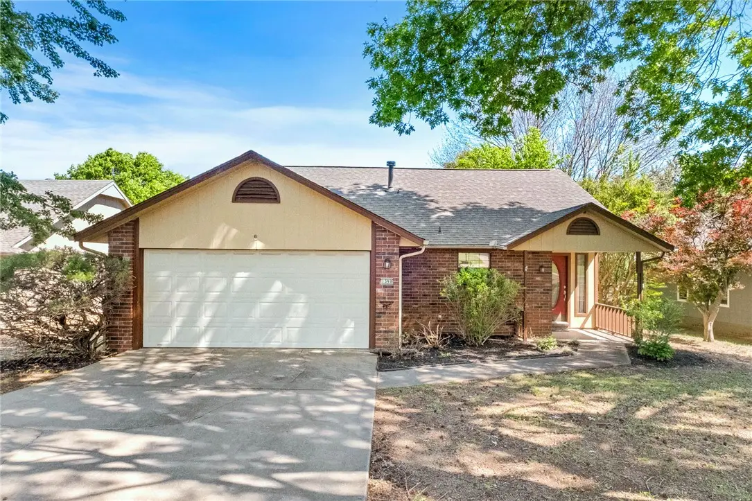 1398 E Amber Drive, Fayetteville, AR 72703 - #1