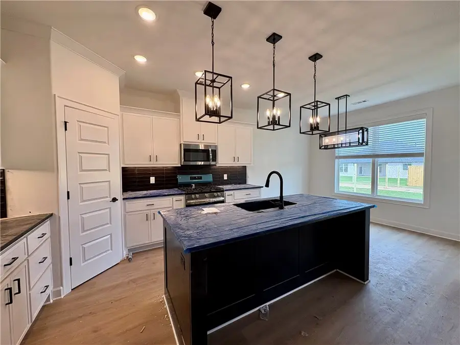 1810 Farmer Street, Pea Ridge, AR 72751 - #3