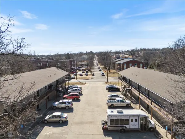 884 W Holly Street, Fayetteville, AR 72703