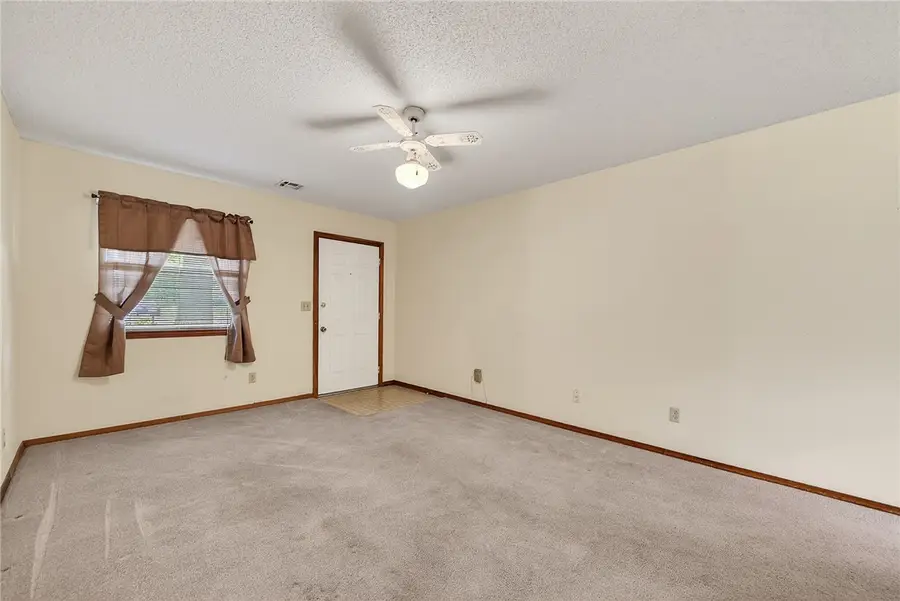 2300 W Meadow Lane, Rogers, AR 72756 - #2