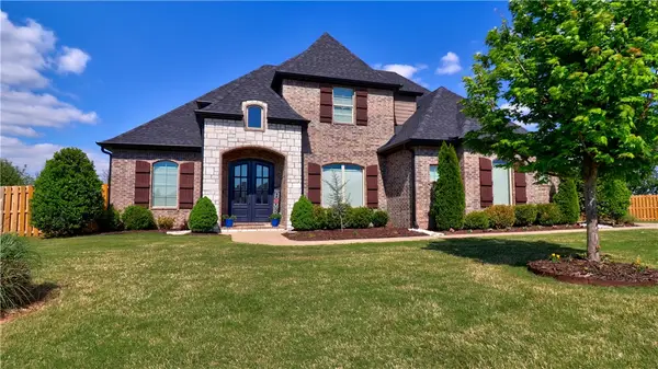 940 Via Firenze Avenue, Tontitown, AR 72762