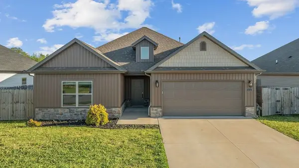 1111 Pebble Pass, Centerton, AR 72719