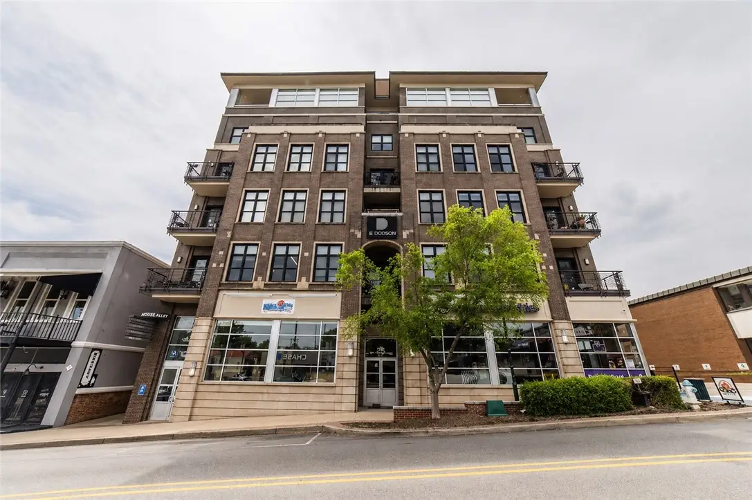 609 W Dickson Street #703, Fayetteville, AR 72701 - #1