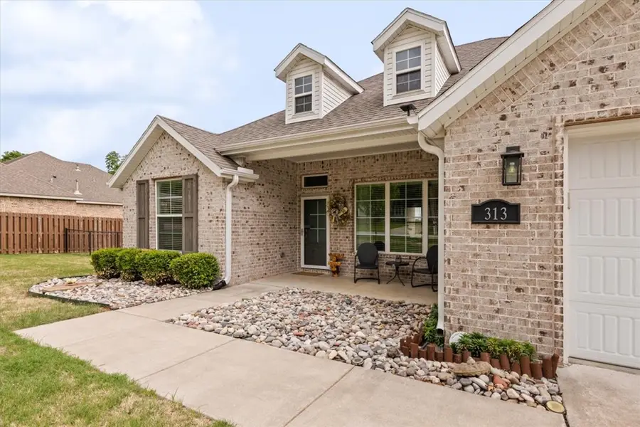 313 W Bush Street, Prairie Grove, AR 72753 - #2