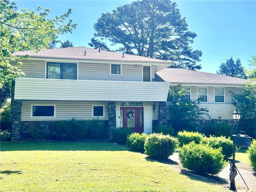 805 W Norristown Circle, Russellville, AR 72802 - #2