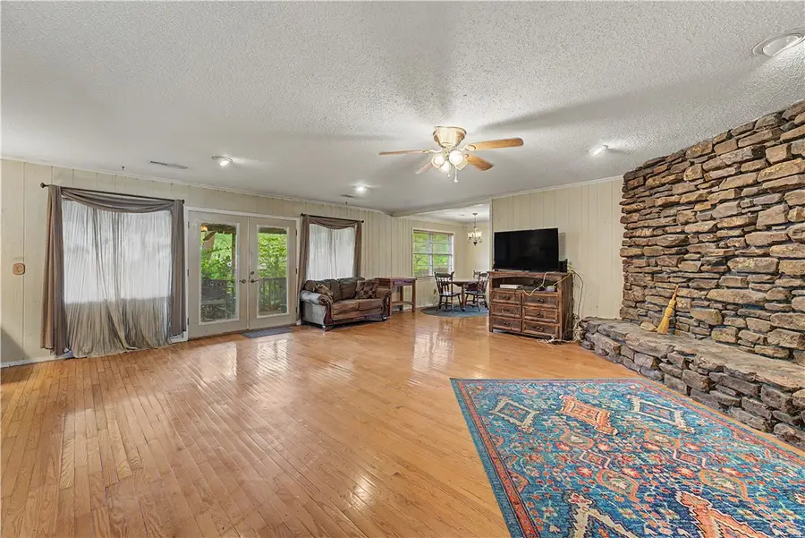 1434 Buena Vista Circle, Springdale, AR 72762 - #3