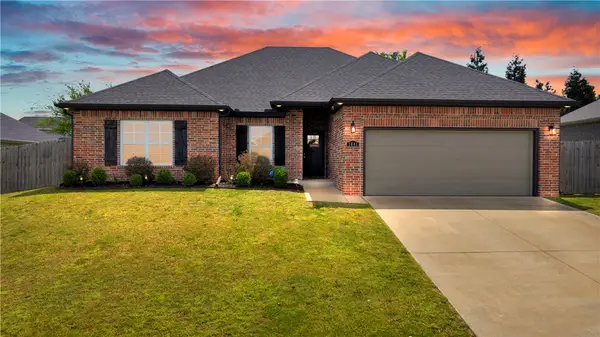 1441 Colonel Mcneil Drive, Prairie Grove, AR 72753