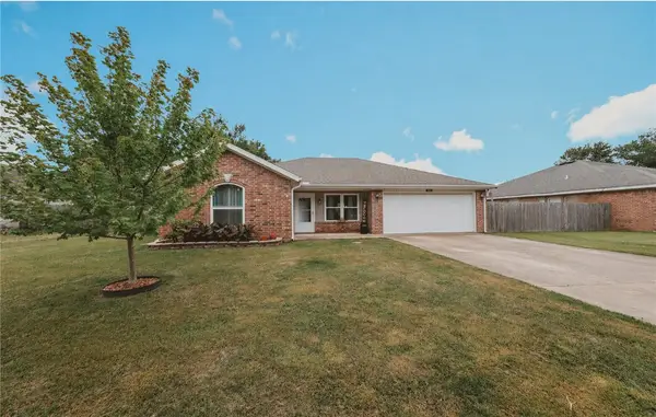 421 N D Street, Centerton, AR 72719