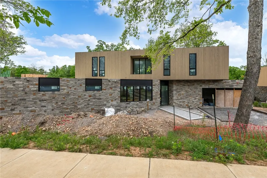 929 NW C Street, Bentonville, AR 72712 - #3