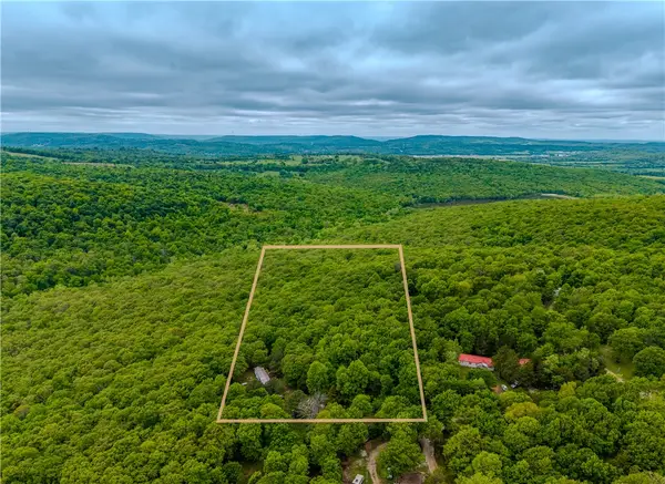 10655 Rocky Creek Road, Fayetteville, AR 72701